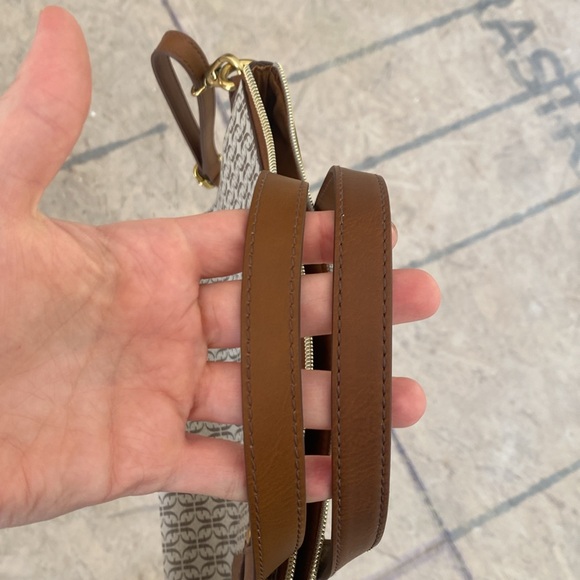 Fossil Purse. New with out tags - Picture 3 of 7